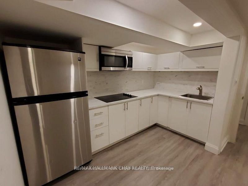 Lower - 1 Davidson Rd, Aurora, L4G 2A9 | Image 2