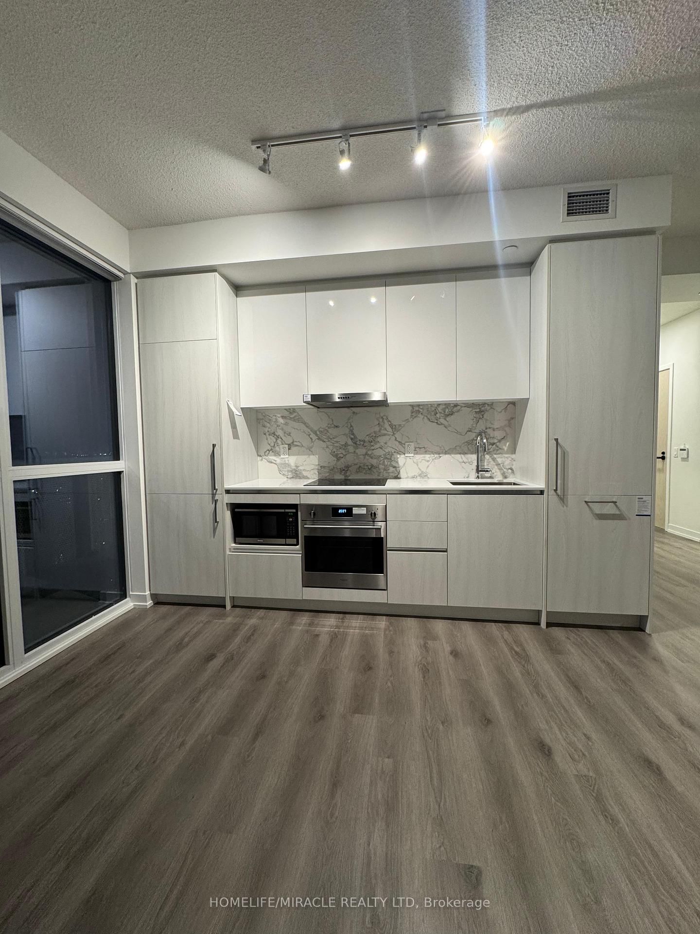 225 Commerce Street • #2012 • Vaughan, ON photo 8