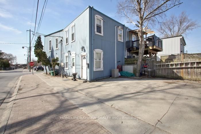 12 Centre Street - Photo 17