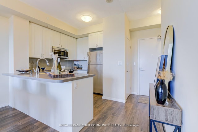 222 - 540 Bur Oak Avenue