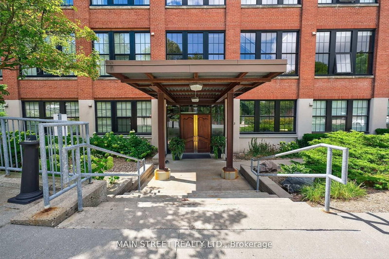 310 - 543 Timothy St W, Newmarket, L3Y 1R1 | Image 3