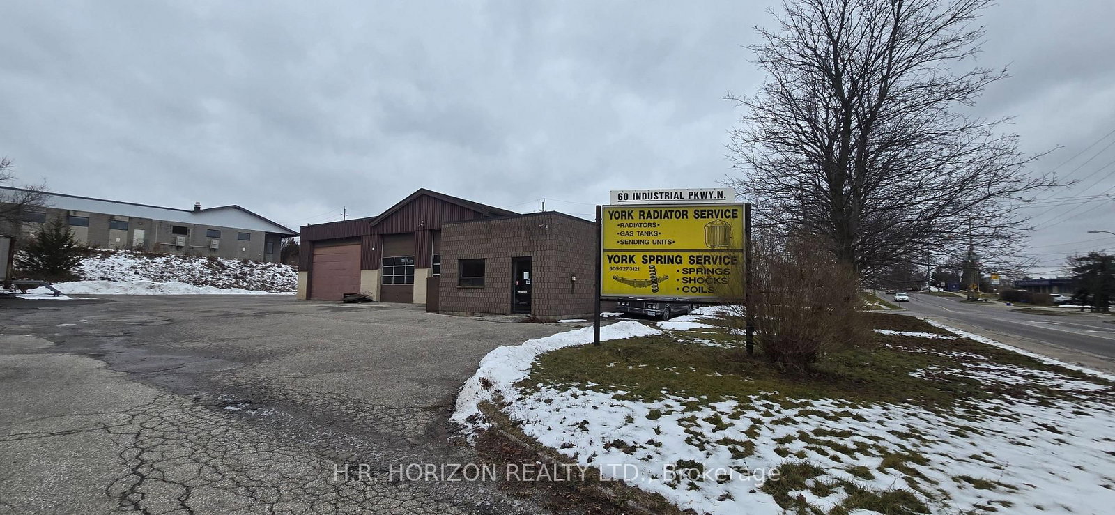 60 Industrial Parkway N - Photo 15