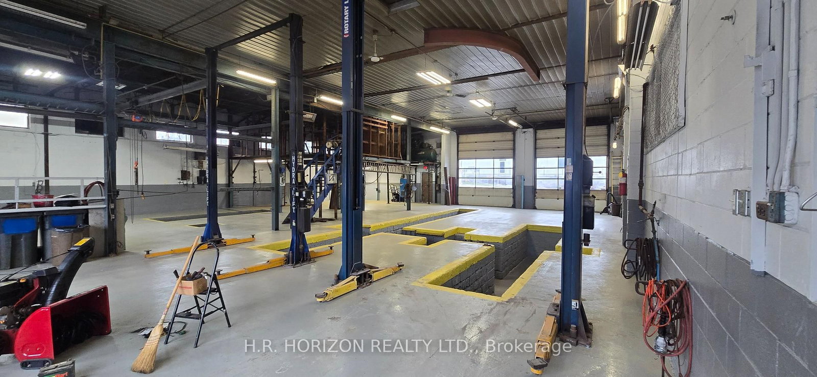 60 Industrial Parkway N - Photo 8