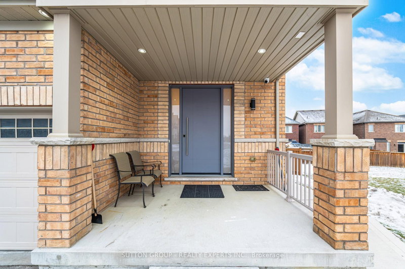 146 Beaconsfield Dr, Vaughan, L4H 4L7 | Image 2