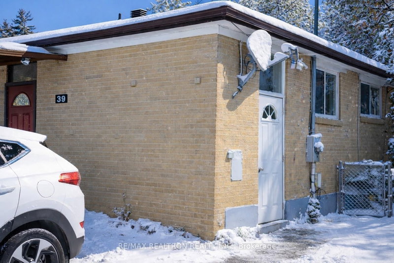 Bsmnt - 39 Davis Rd, Aurora, L4G 2B4 | Image 2