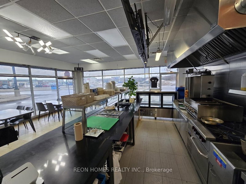 1B - 15440 Bayview Ave, Aurora, L4G 3G8 | Image 3