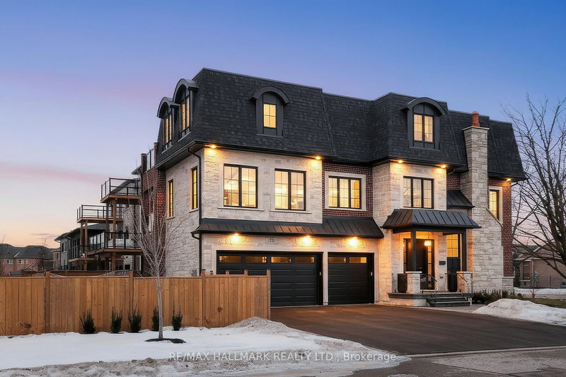 31 Naughton Dr, Richmond Hill, L4C 4M6 | Image 2