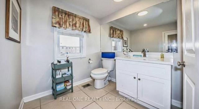 77 Leitchcroft Crescent E