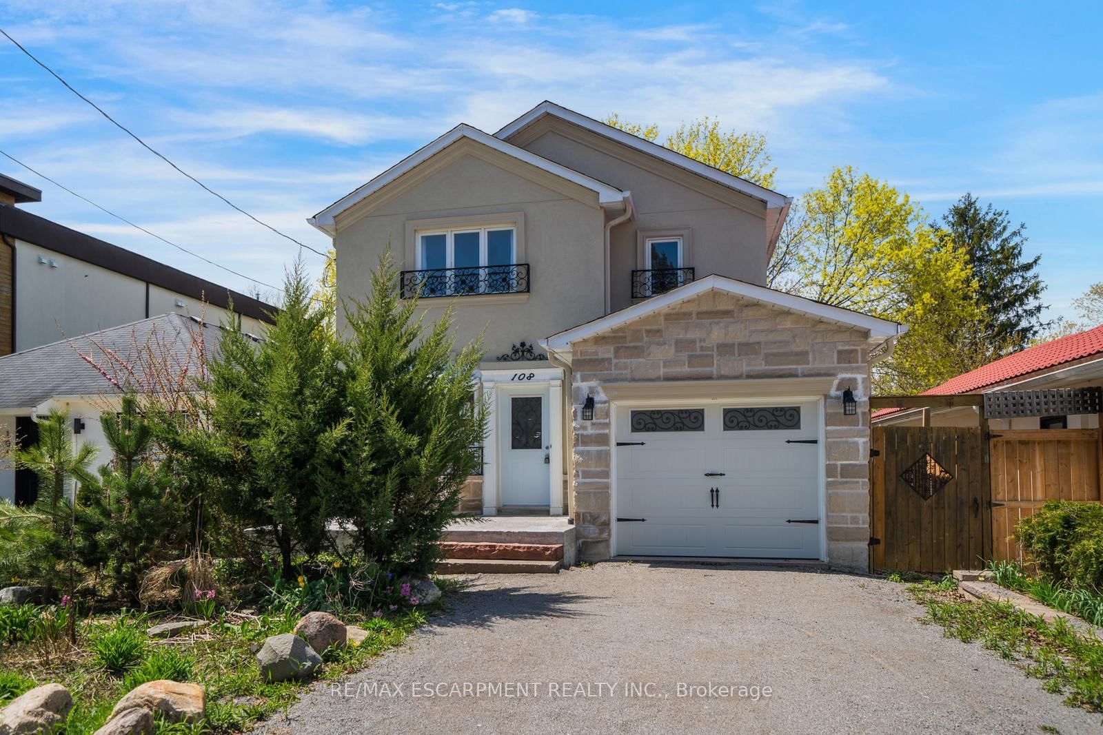 108 Olde Bayview Avenue • Richmond Hill, ON photo 1