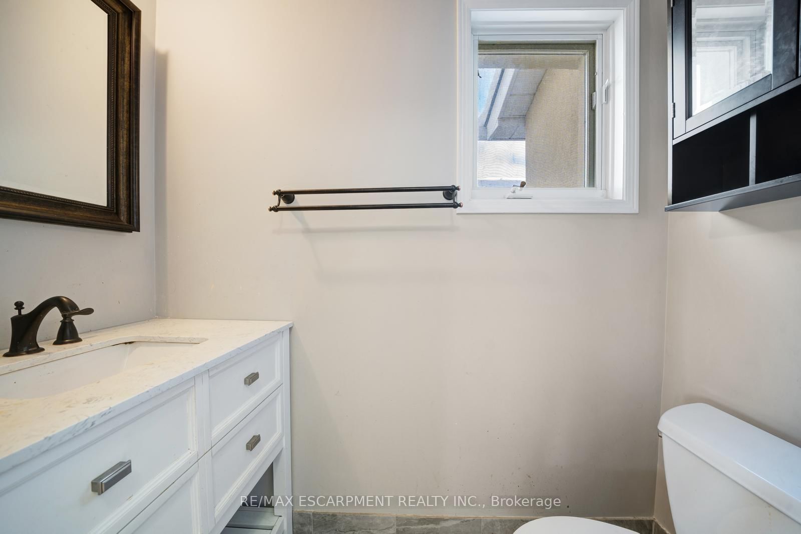 108 Olde Bayview Avenue • Richmond Hill, ON photo 11