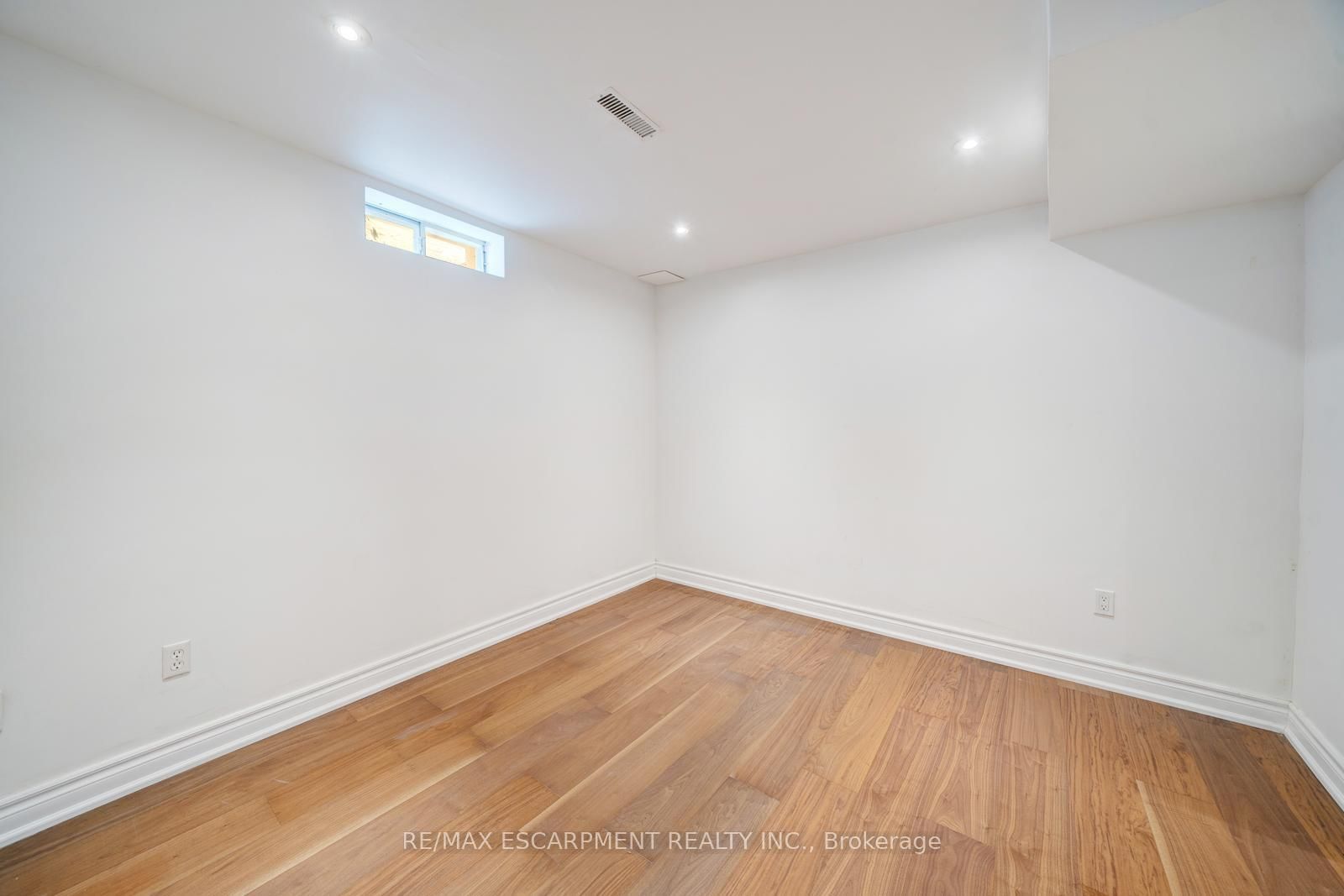 108 Olde Bayview Avenue • Richmond Hill, ON photo 31