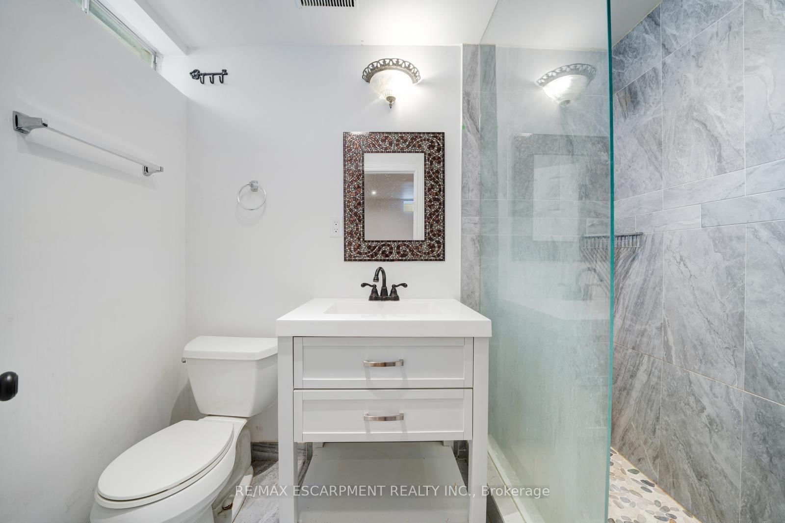 108 Olde Bayview Avenue • Richmond Hill, ON photo 33