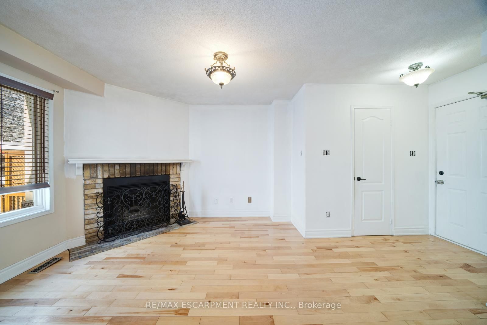 108 Olde Bayview Avenue • Richmond Hill, ON photo 6