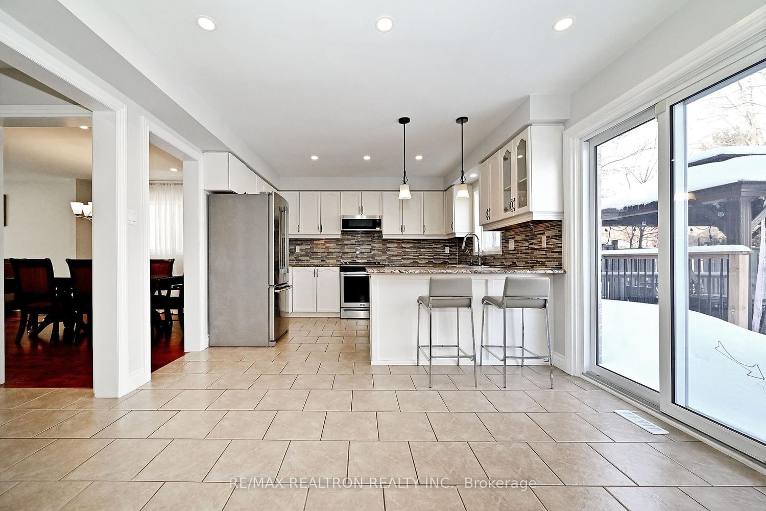 Listing Image 19