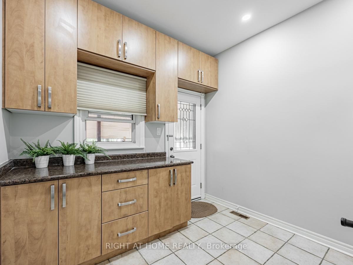 Detached House for sale at 7975 18th Sideroad, King, Ontario, L0G 1T0 - Rural King - MLS: N12708998