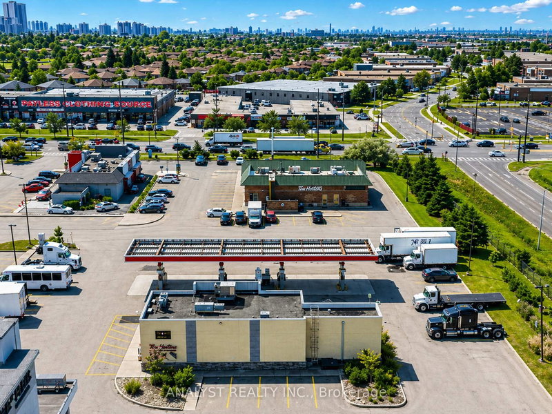 3350 Steeles Ave W, Vaughan, L4K 3C4 | Image 2