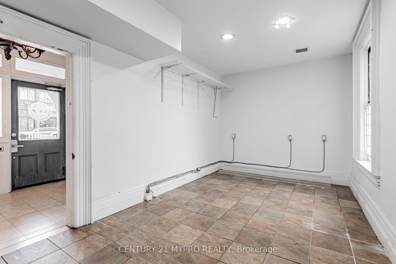 48 Main Street N - Photo 18