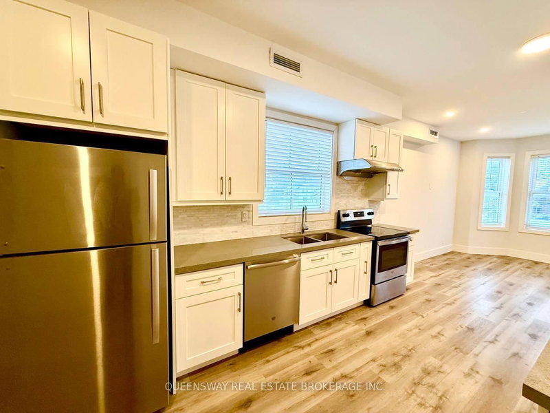 2B - 352 Main St N, Markham, L3P 1Z1 | Image 2