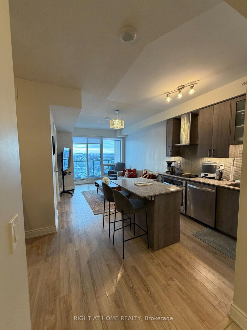 1201B - 9090 Yonge St, Richmond Hill, L4C 0Z1 | Image 2