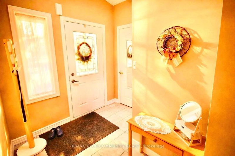 20 Veseli Crt N, Bradford West Gwillimbury, L3Z 3C3 | Image 3