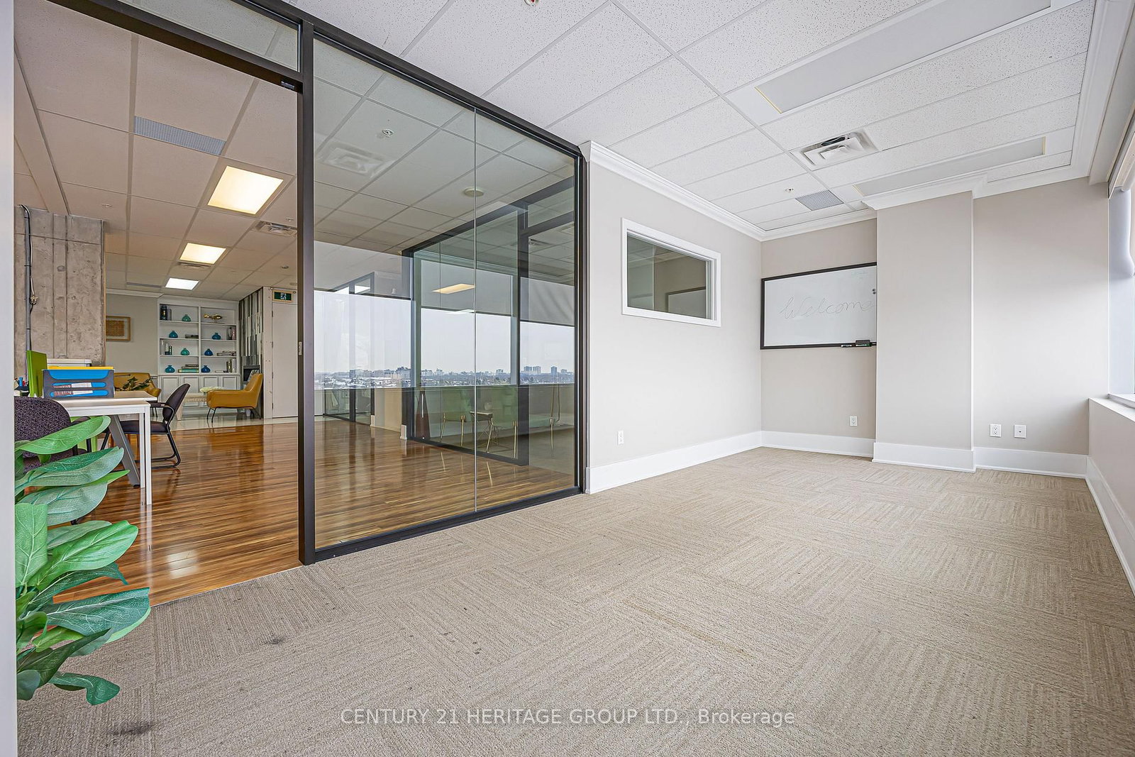 7191 Yonge Street, Unit 810-811 - Photo 21