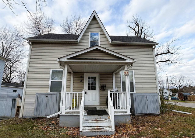 2 - 98 Wellington Street E