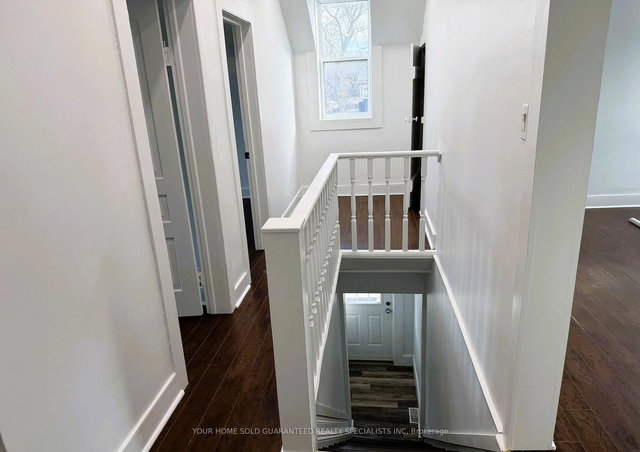 2 - 98 Wellington Street E