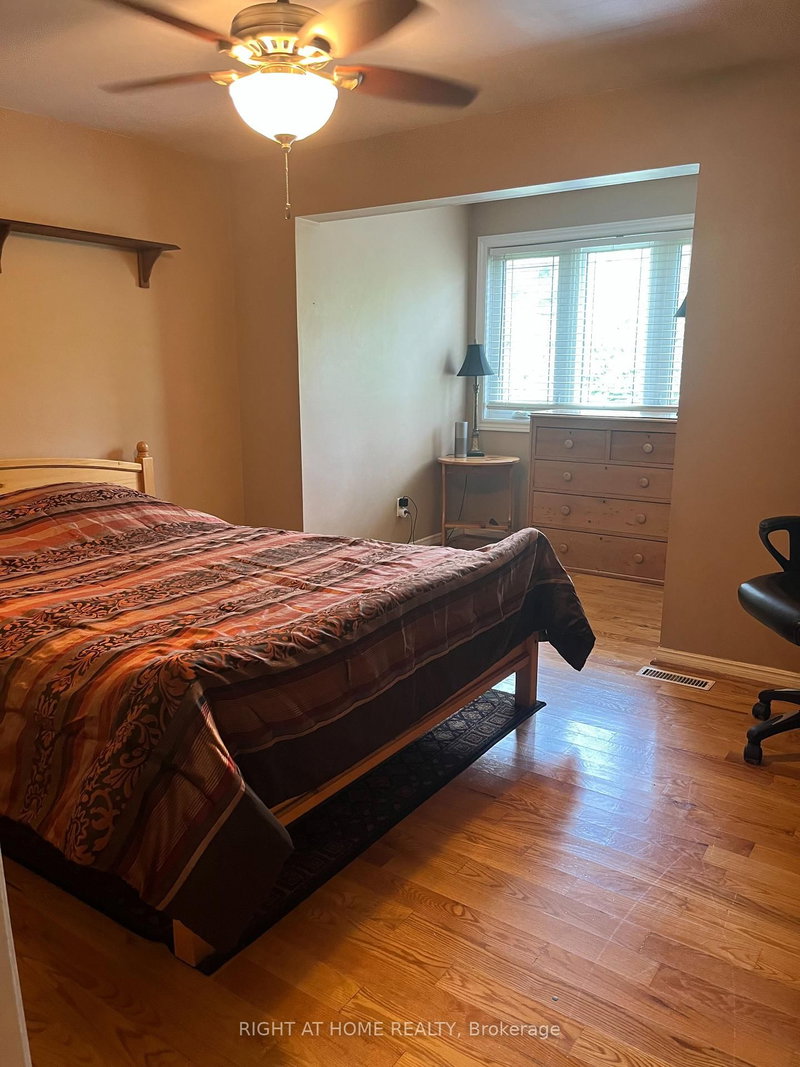 2 - 1711 South Porcupine Ave, Innisfil, L9S 1S6 | Image 2