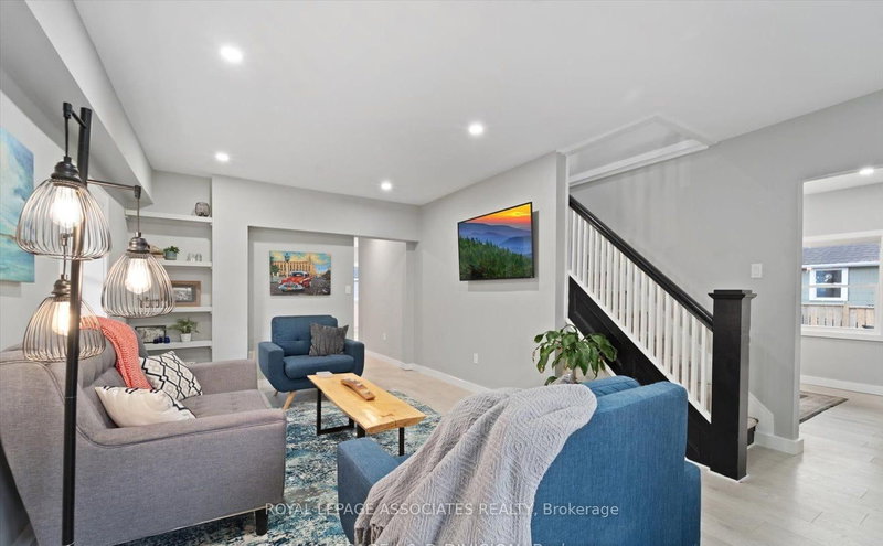 179 Church St, Georgina, L4P 1J4 | Image 3