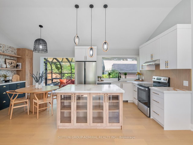 393 Paliser Crescent S