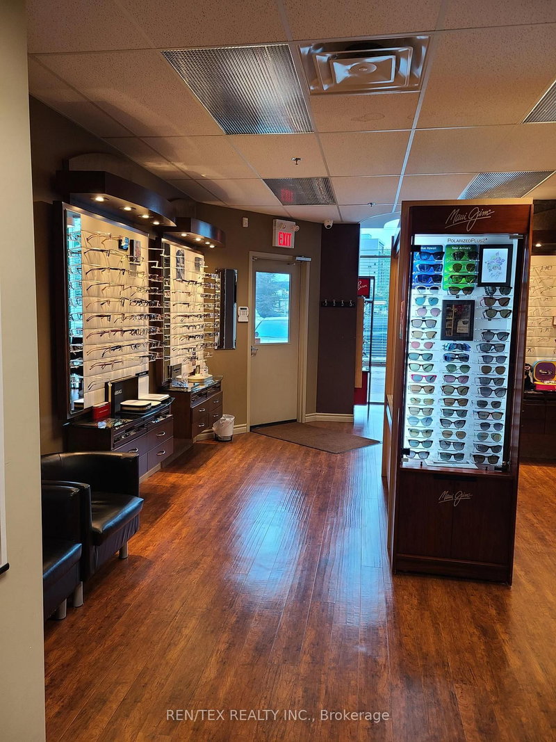 u4 - 6175 Highway 7, Vaughan, L4H 0P6 | Image 3