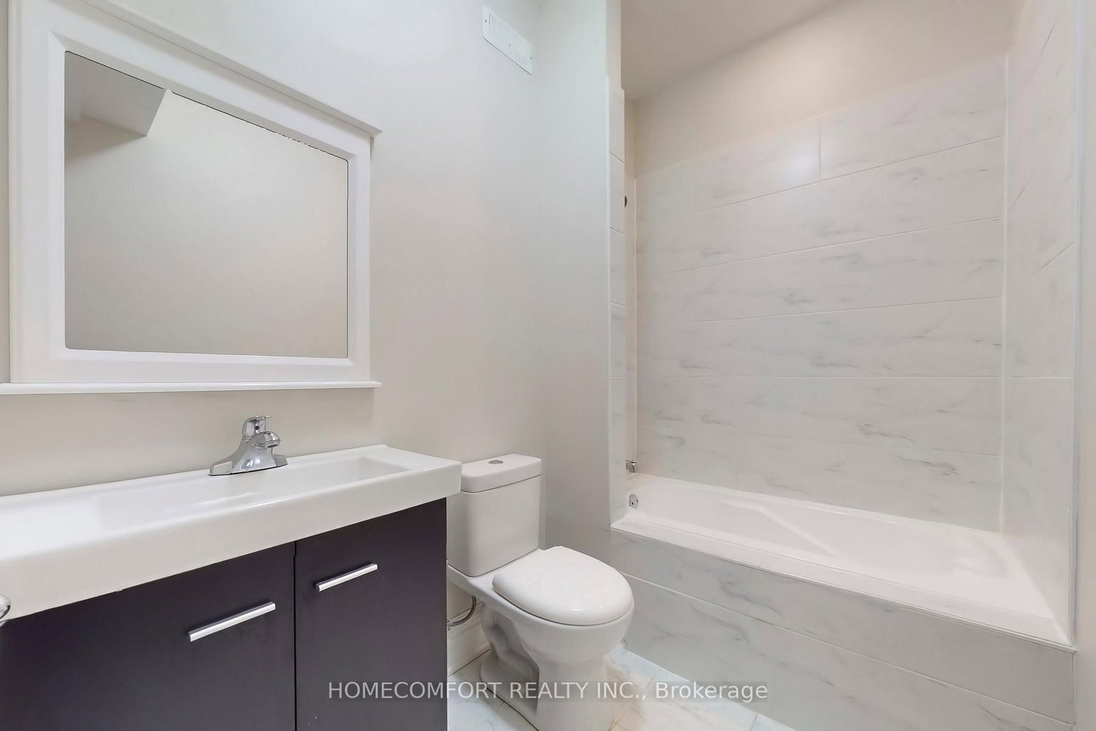 Detached House for sale at 11 Abercorn Road, Markham, Ontario, L3P 1V5 - Bullock - MLS: N12720512