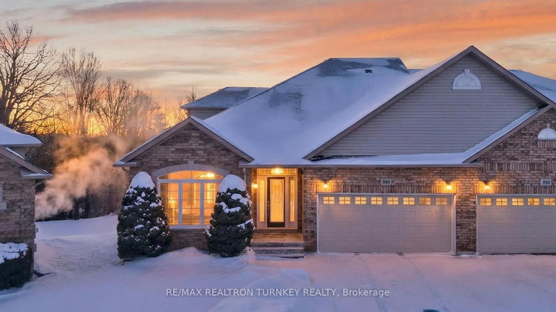 440 Morley Cook Cres, Newmarket, L3X 2M3 | Image 2