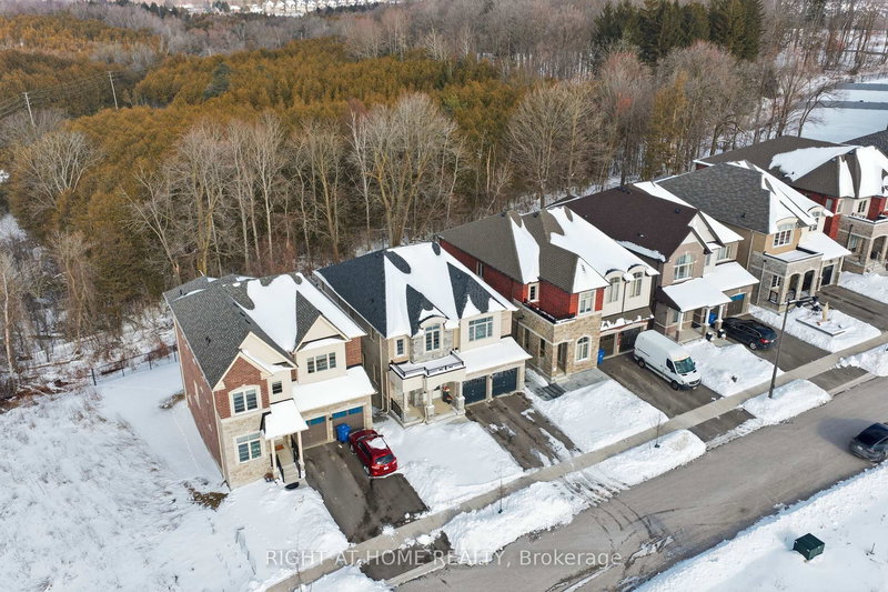 58 Charles White Crt, East Gwillimbury, L9N 0T7 | Image 2