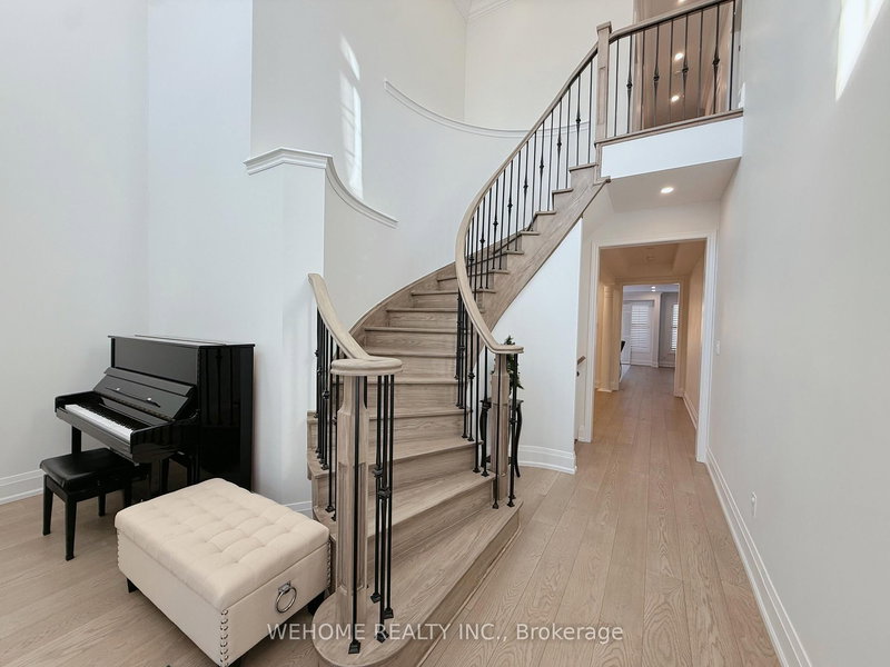 10 Hubner Ave, Markham, L6C 0S8 | Image 2