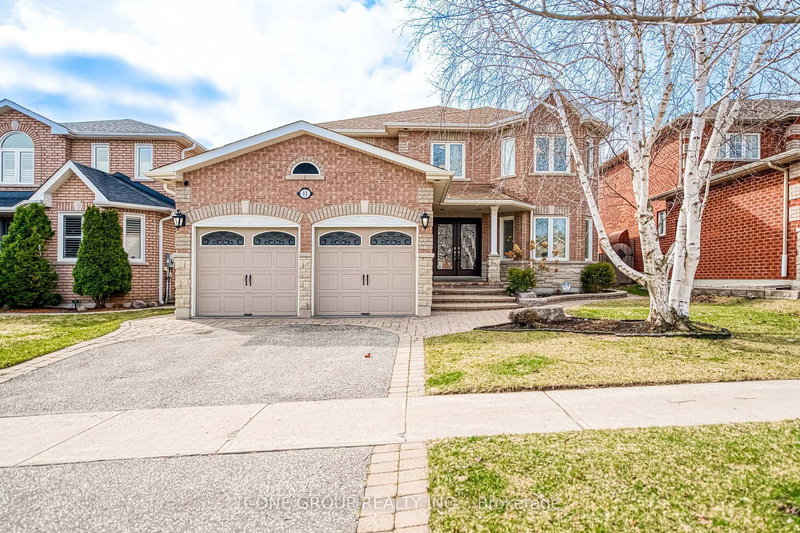 11 Saint Ave, Bradford West Gwillimbury, L3Z 3E6 | Image 2