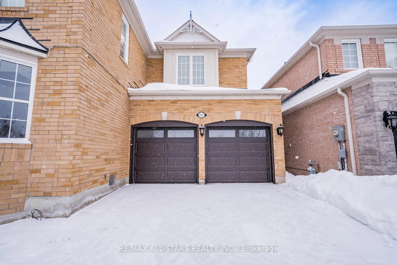 127 Yorkleigh Circ, Whitchurch-Stouffville, L4A 0Z5 | Image 3
