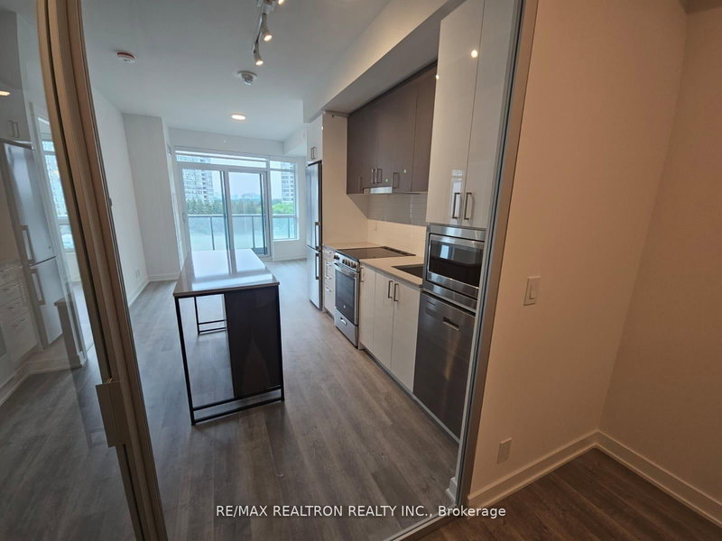 307 - 30 Upper Mall Way, Vaughan, L4J 0L8 | Image 2