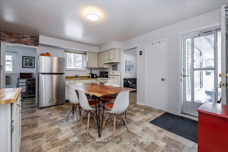 2422 25th Sdrd, Innisfil, L9S 3Y7 | Image 3