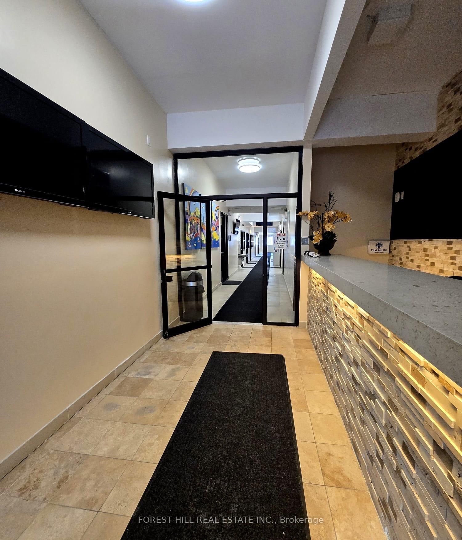 10087 Yonge Street, Unit 103 - Photo 11