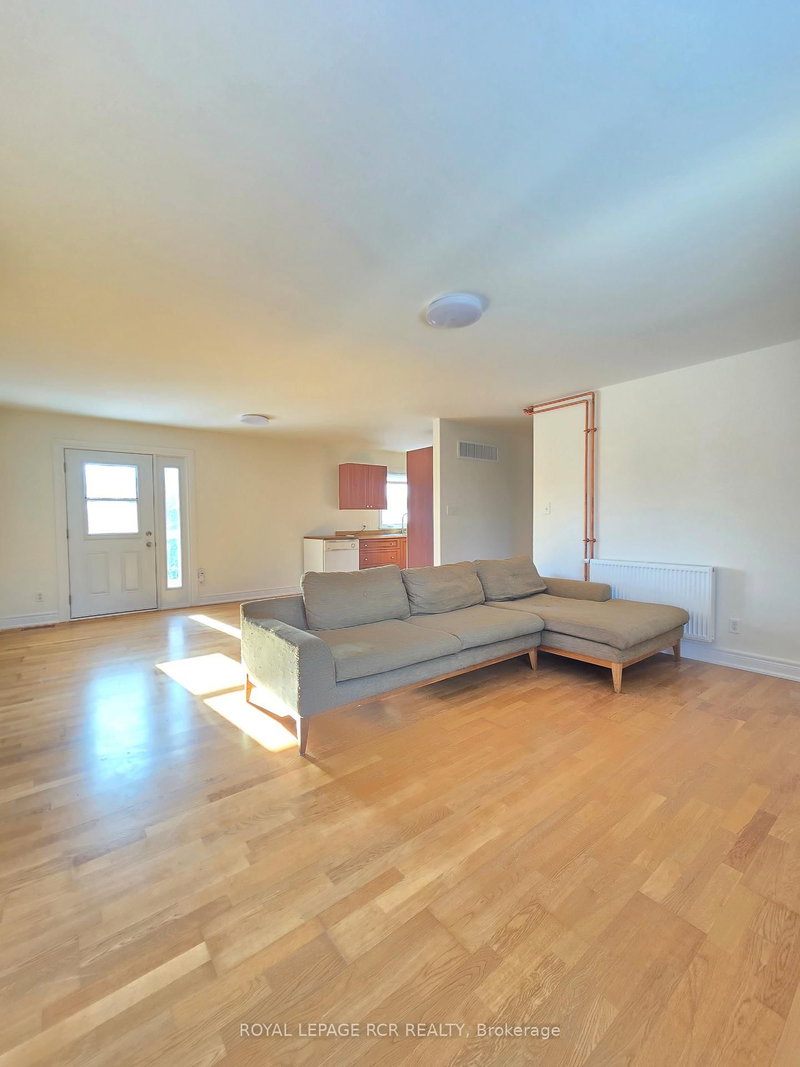 home for lease on 2nd Floor-341 Queensville Sideroad