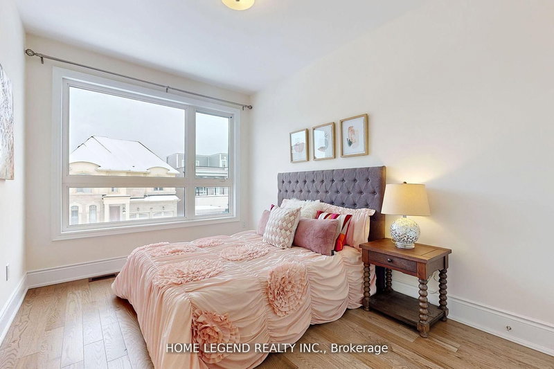 40 Meteorite St, Richmond Hill, L4C 8P9 | Image 2