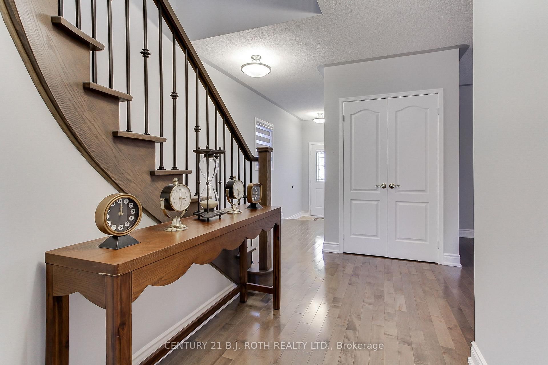 484 Menczel Crescent
