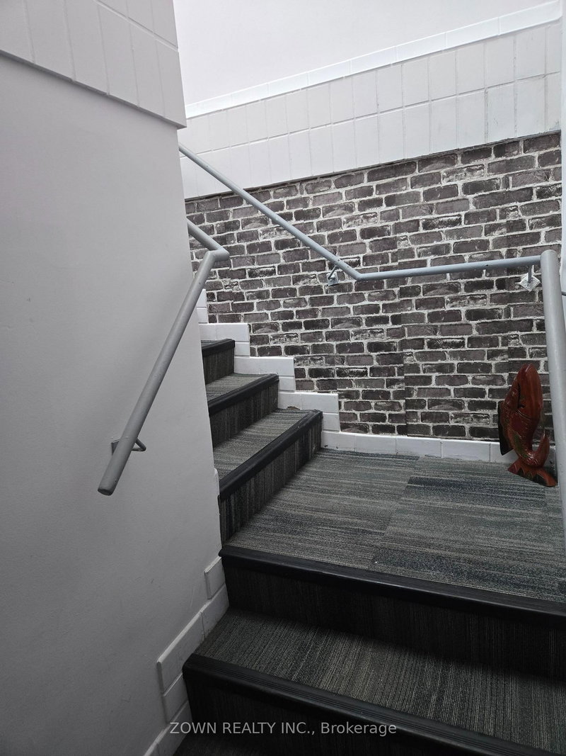 10014 Yonge St N, Richmond Hill, L4C 1T8 | Image 2