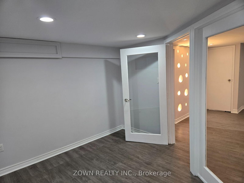 10014 Yonge St N, Richmond Hill, L4C 1T8 | Image 3