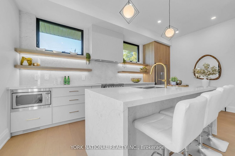 1 - 59 Charles St, Newmarket, L3Y 3V7 | Image 2