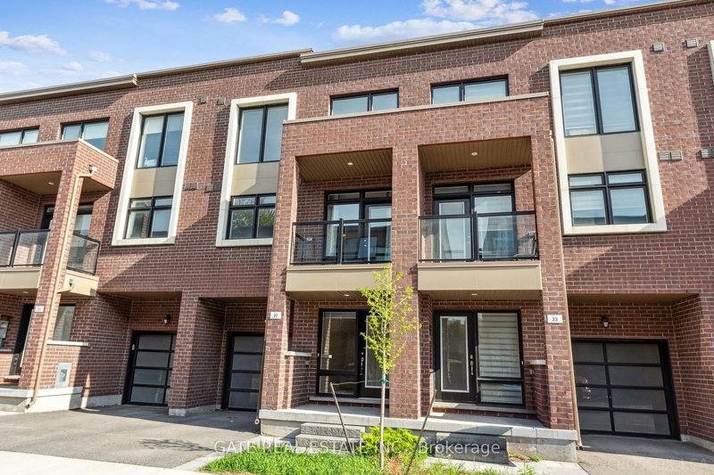27 Moneypenny Pl, Vaughan, L4J 0K9 | Image 3