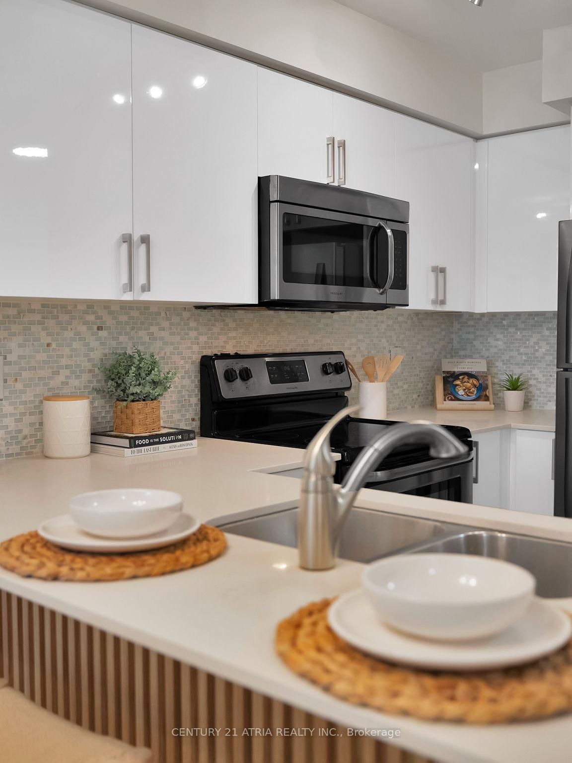 Condo for sale at 206-73 King William Crescent, Richmond Hill, Ontario, L4B 0C2 - Langstaff - MLS: N12734202