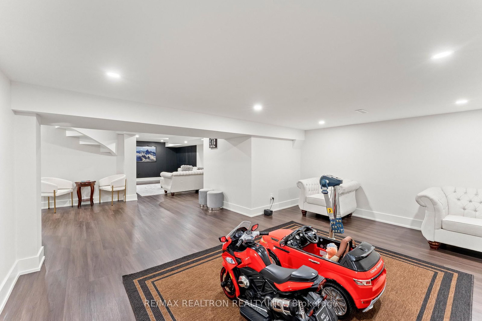 Detached House for sale at 63 Willett Crescent, Richmond Hill, Ontario, L4C 7W2 - Mill Pond - MLS: N12735754