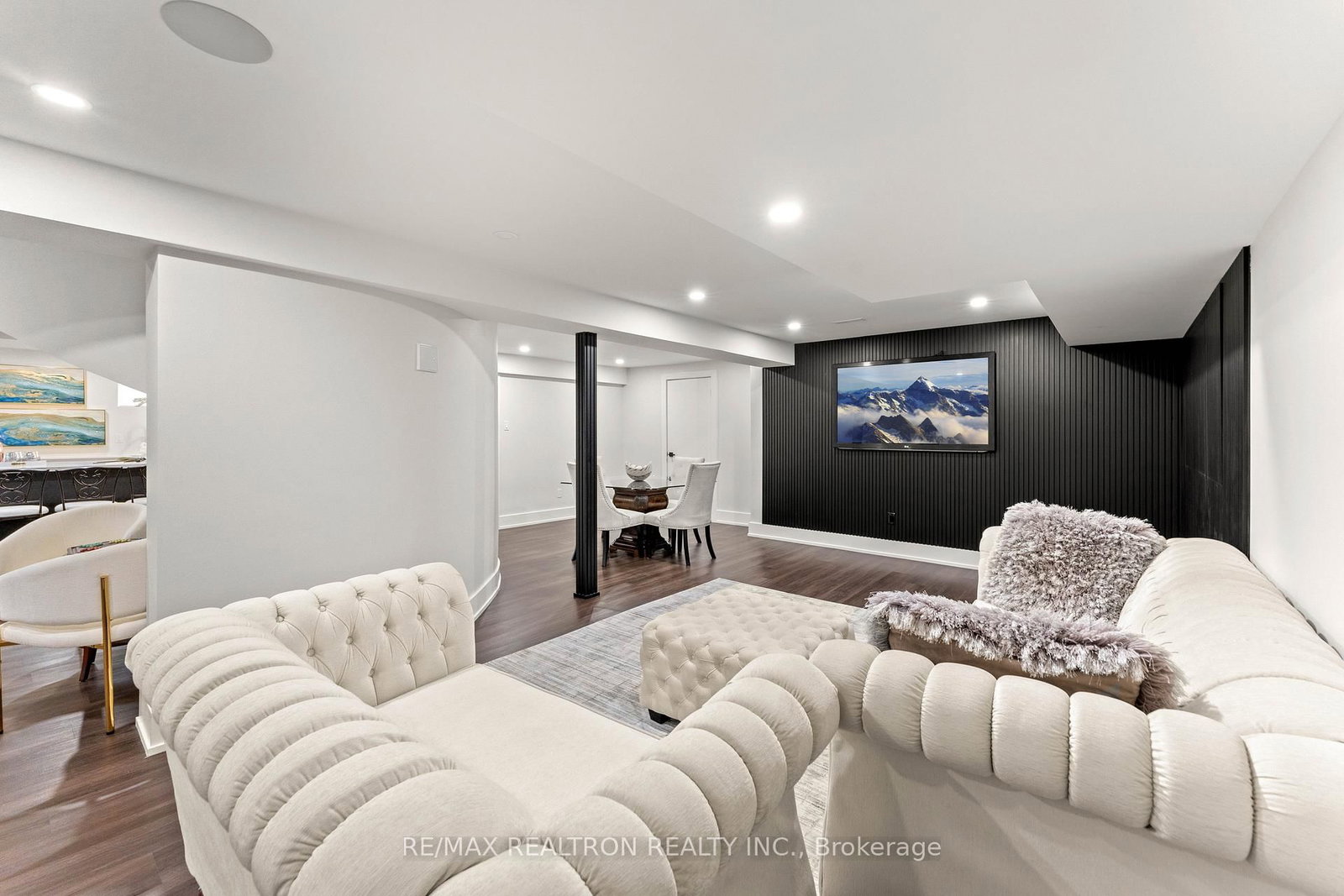 Detached House for sale at 63 Willett Crescent, Richmond Hill, Ontario, L4C 7W2 - Mill Pond - MLS: N12735754